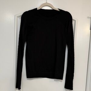 Lululemon Classic Black Women's Sweater with thumb holes